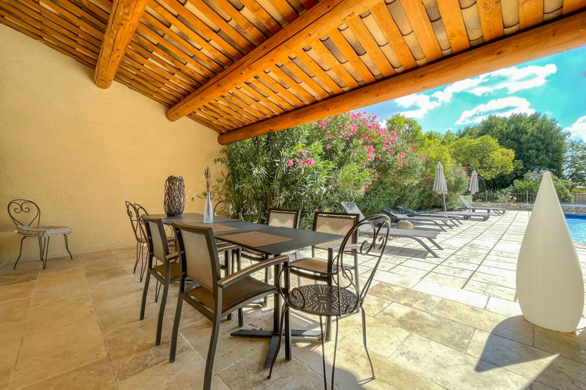 Terrasse couverte de la Bastide de Vallon